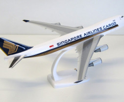 1:250 Boeing 747-412F, Singapore Airlines Cargo (Snap-Fit)