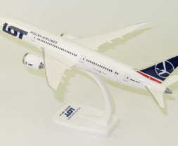 1:200 Boeing 787-9, LOT Polish Airlines, 2010s Colors (Snap-Fit)