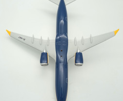 1:100 Boeing 737 MAX 8, Ryanair, 2010s Colors (Snap-Fit)