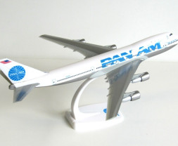 1:250 Boeing 747-121, Pan American World Airways Late, 1980s Billboard Colors (Snap-Fit)