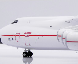 1:200 Antonov An-225 Mriya, Red Stripe