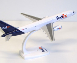 1:200 Boeing 757-236(SF), FedEx Express, Named Declan (Snap-Fit)