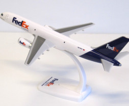 1:200 Boeing 757-236(SF), FedEx Express, Named Declan (Snap-Fit)