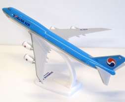 1:250 Boeing 747-8B5, Korean Air, 2000s Colors (Snap-Fit)