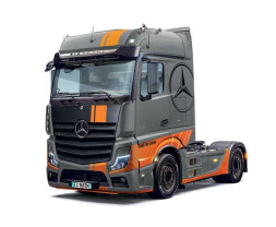 1:24 Mercedes-Benz Actros MP4 Space Grand Prix Edition