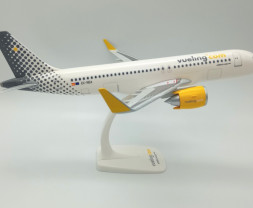 1:100 Airbus A320-271N Vueling ″2004s″ Colors (Snap-Fit)