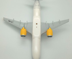 1:100 Airbus A320-271N Vueling ″2004s″ Colors (Snap-Fit)